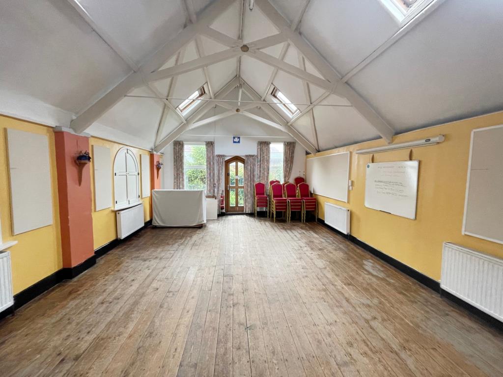 Lot: 107 - ATTRACTIVE CHURCH WITH POTENTIAL IN POPULAR VILLAGE - 